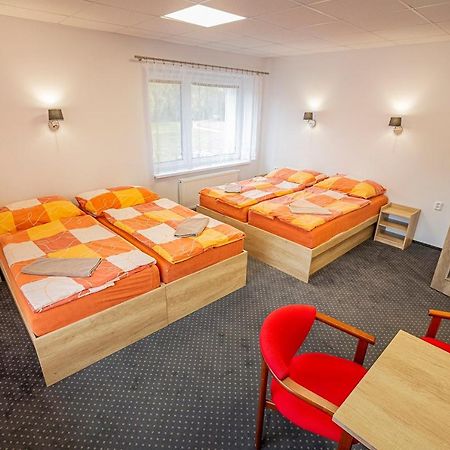 Hotel Rabbit Trhový Štěpánov エクステリア 写真
