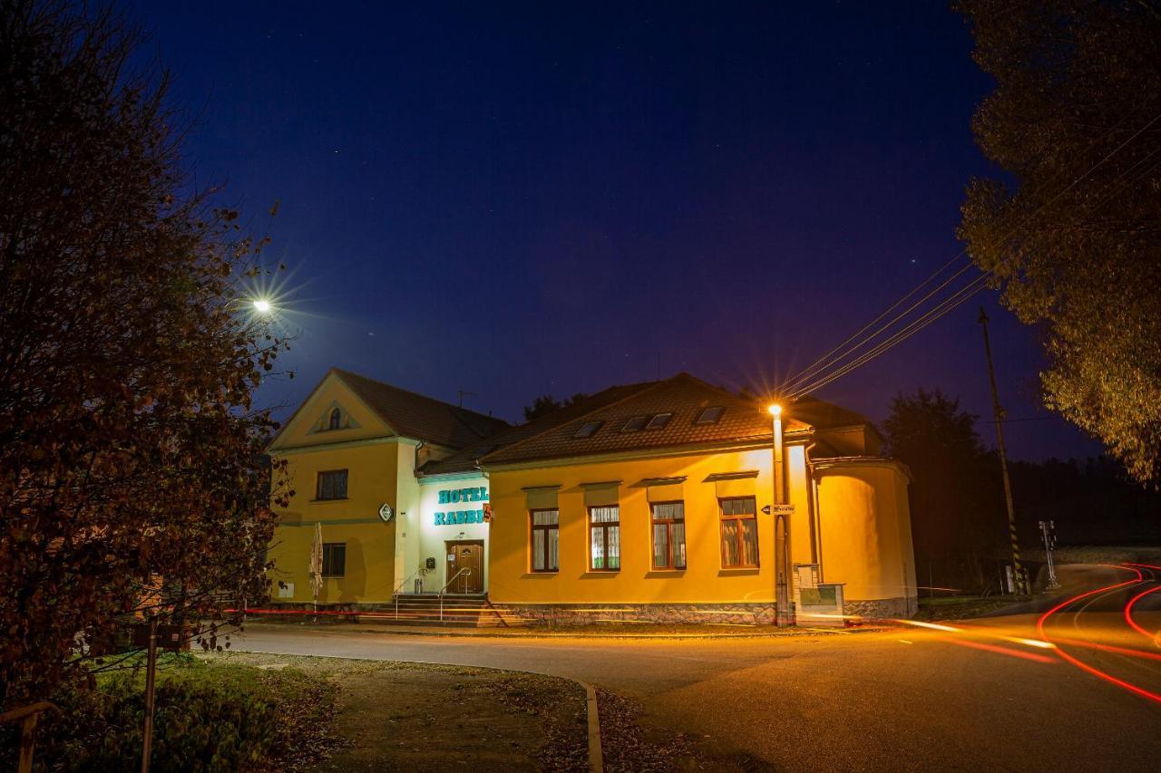Hotel Rabbit Trhový Štěpánov エクステリア 写真