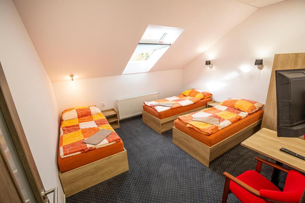 Hotel Rabbit Trhový Štěpánov エクステリア 写真
