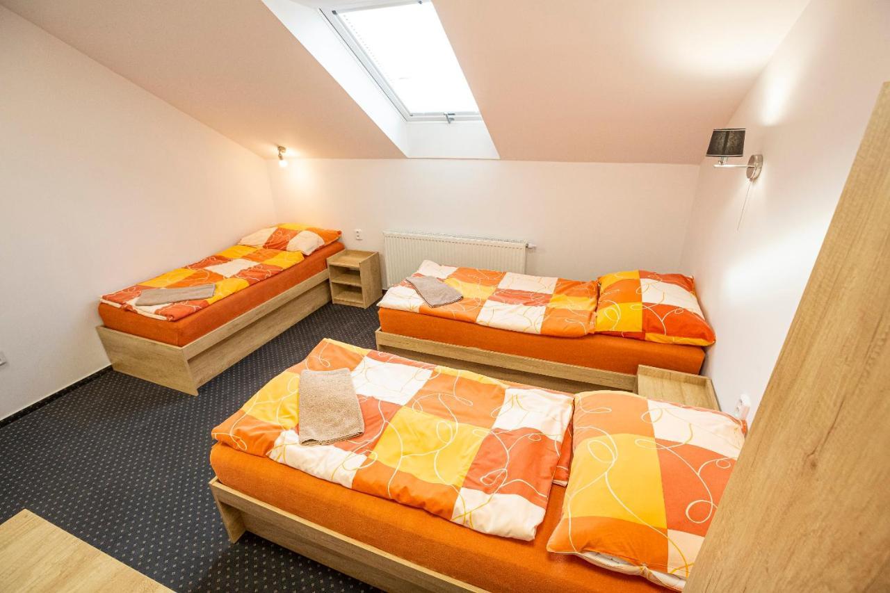 Hotel Rabbit Trhový Štěpánov エクステリア 写真
