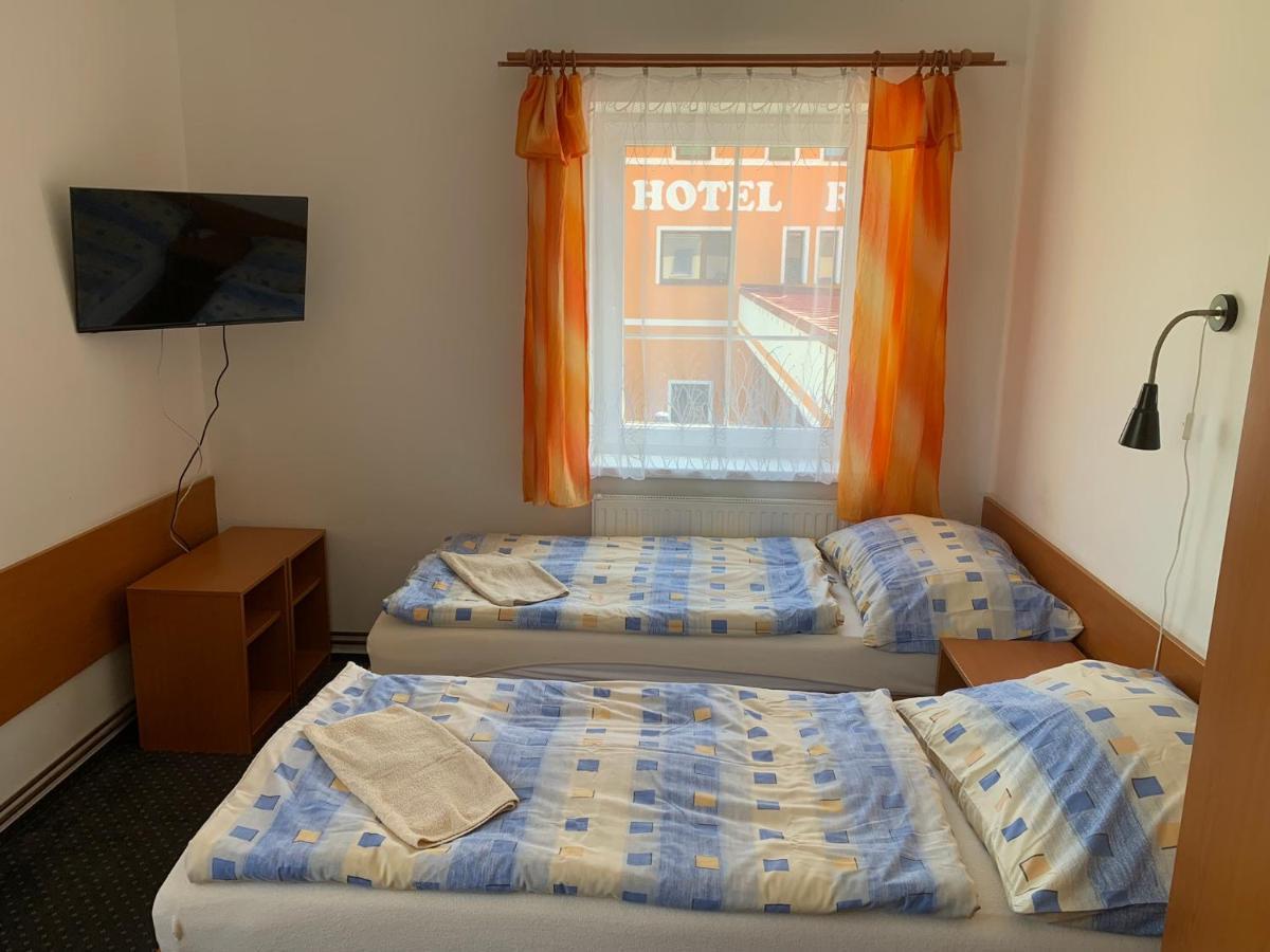 Hotel Rabbit Trhový Štěpánov エクステリア 写真