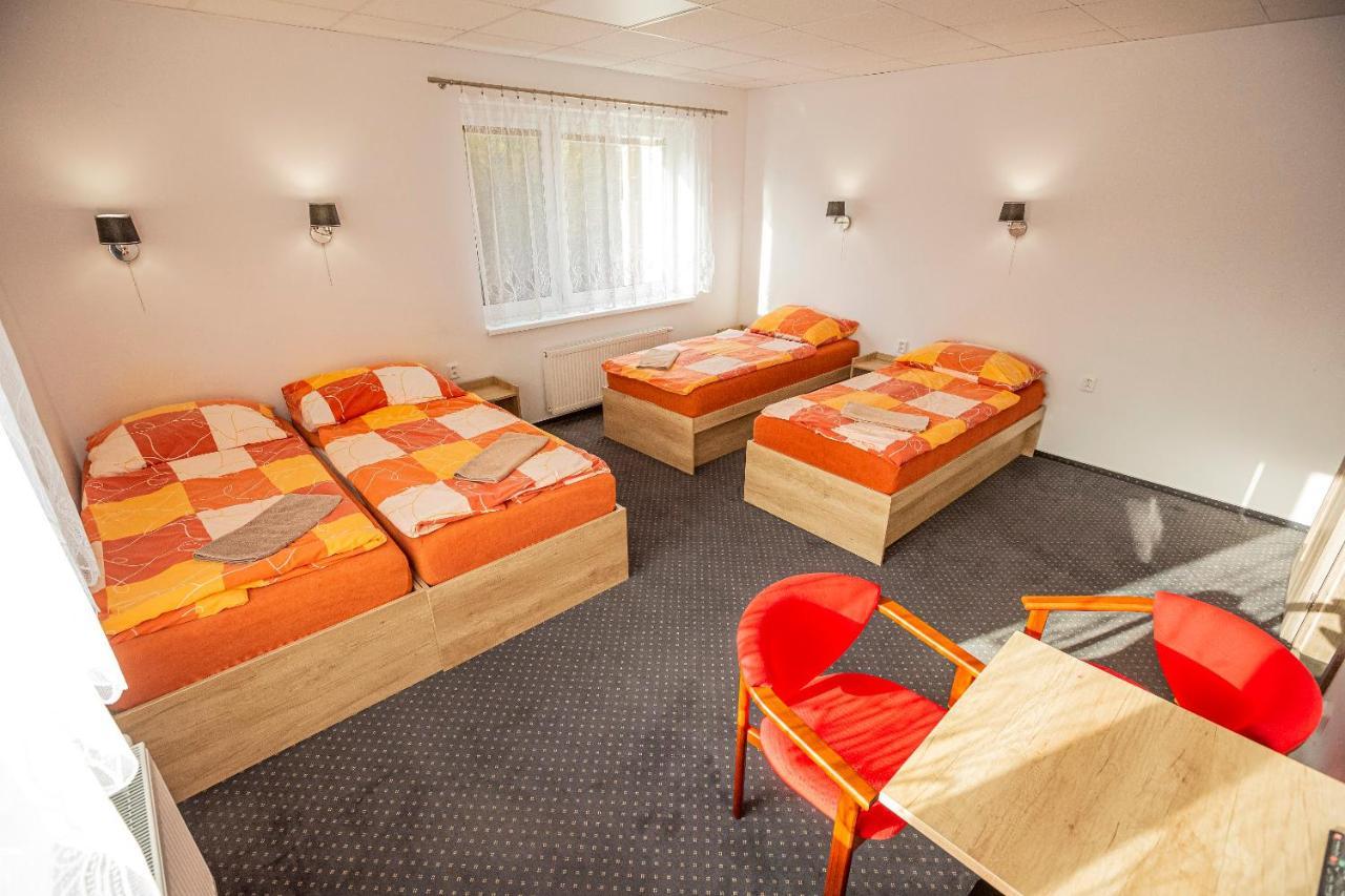 Hotel Rabbit Trhový Štěpánov エクステリア 写真